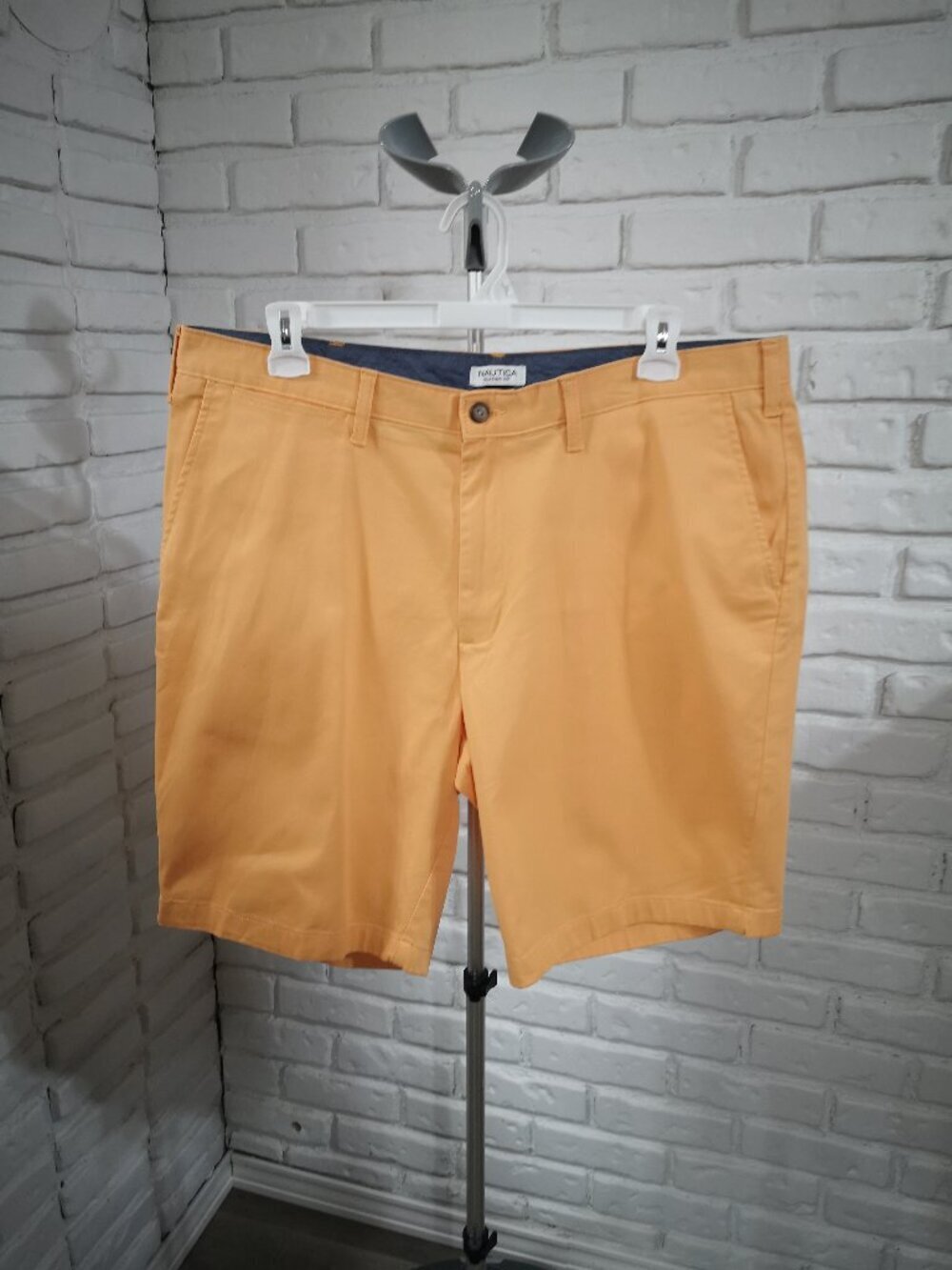 Nautica Classic Fit Men's Size 40W Orange Nautica Flex Flat Front Shorts